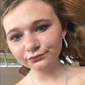 Meet your Posher, Kendra